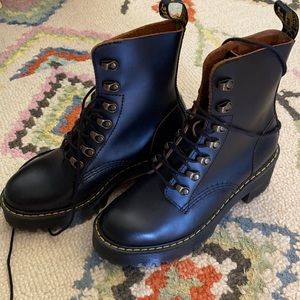 Dr Martens black Leona Boot